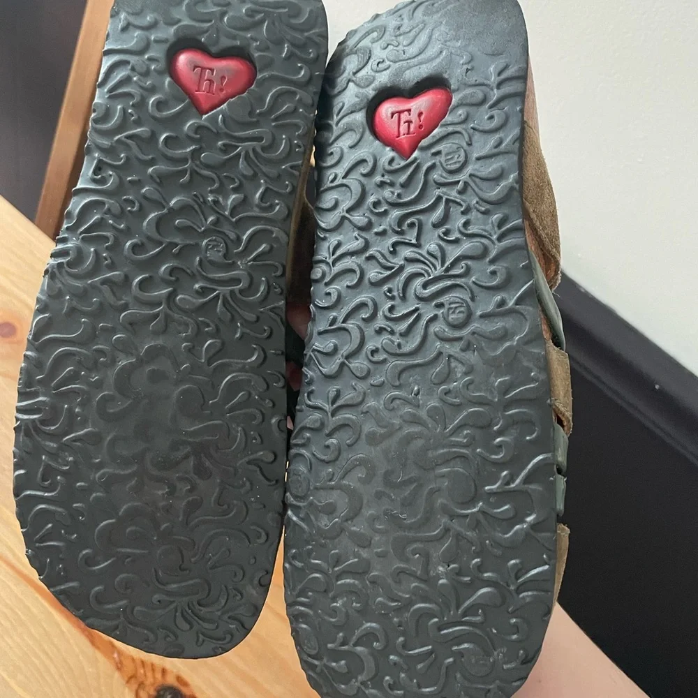 Think! Clogs - Picture 3 of 9